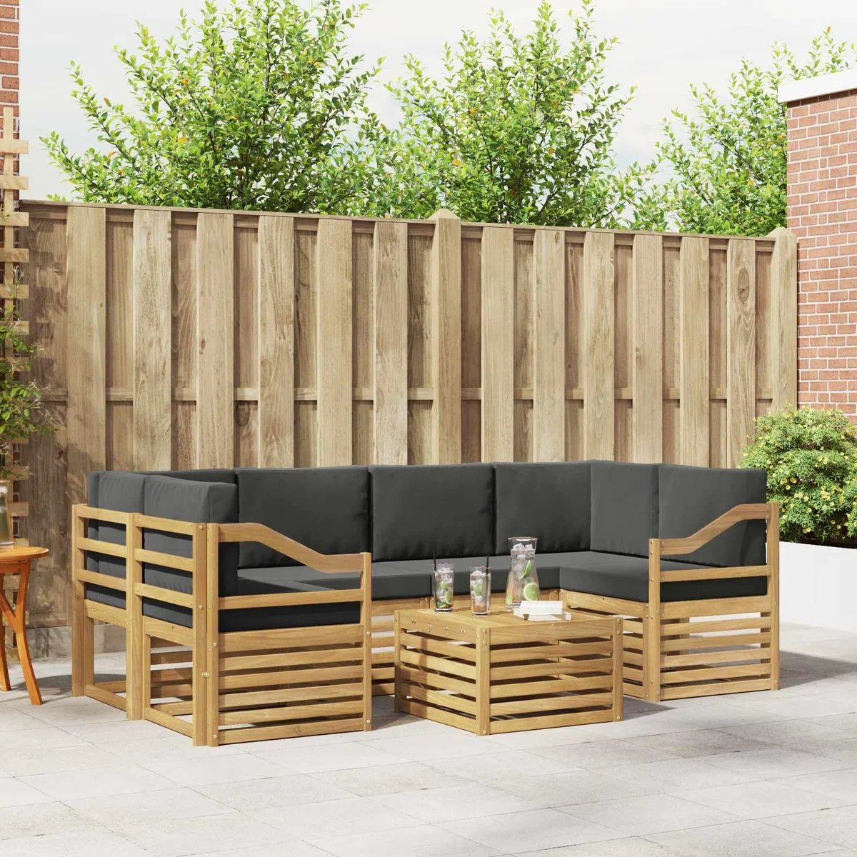 Outdoor-Sofagarnitur 7-teilig Weiß Anthrazit Polyester mit Akazienholz, wetterbeständig, modulare Sitzgruppe für Garten Terrasse mit Tisch, Sofas, Armlehnen und Kissen