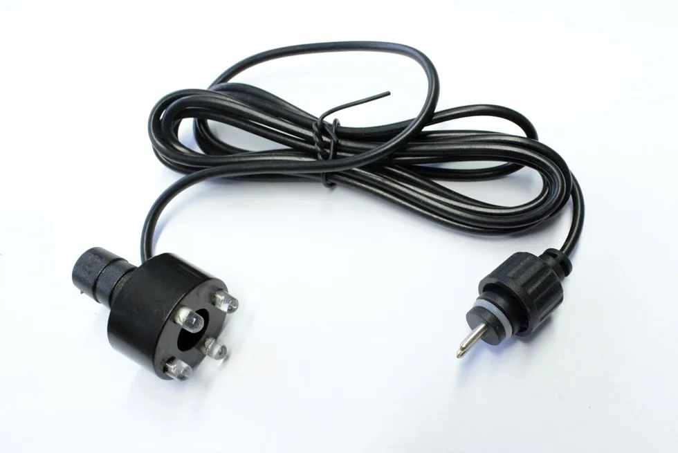 3er Set LED Quellsteinbeleuchtung RGB 12V AC | Ersatzbeleuchtung für Springbrunnen & Wasserspiele | Ohne Netzteil | 2m Kabel | Doppelpin Standardstecker | inkl. 1/2" & 3/4" Schlauchanschlüsse