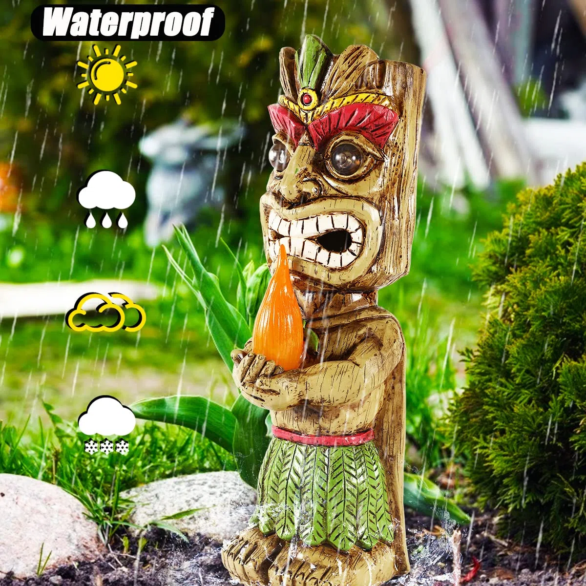 Solar Tiki Fackel Gartenstatue, Harz Tiki Dekor Figur mit solarbetriebenen Lichtern, hawaiianischer tropischer Tiki Mann Krieger, Tiki Dude, Tiki Gott, Party, Strand Dekoration