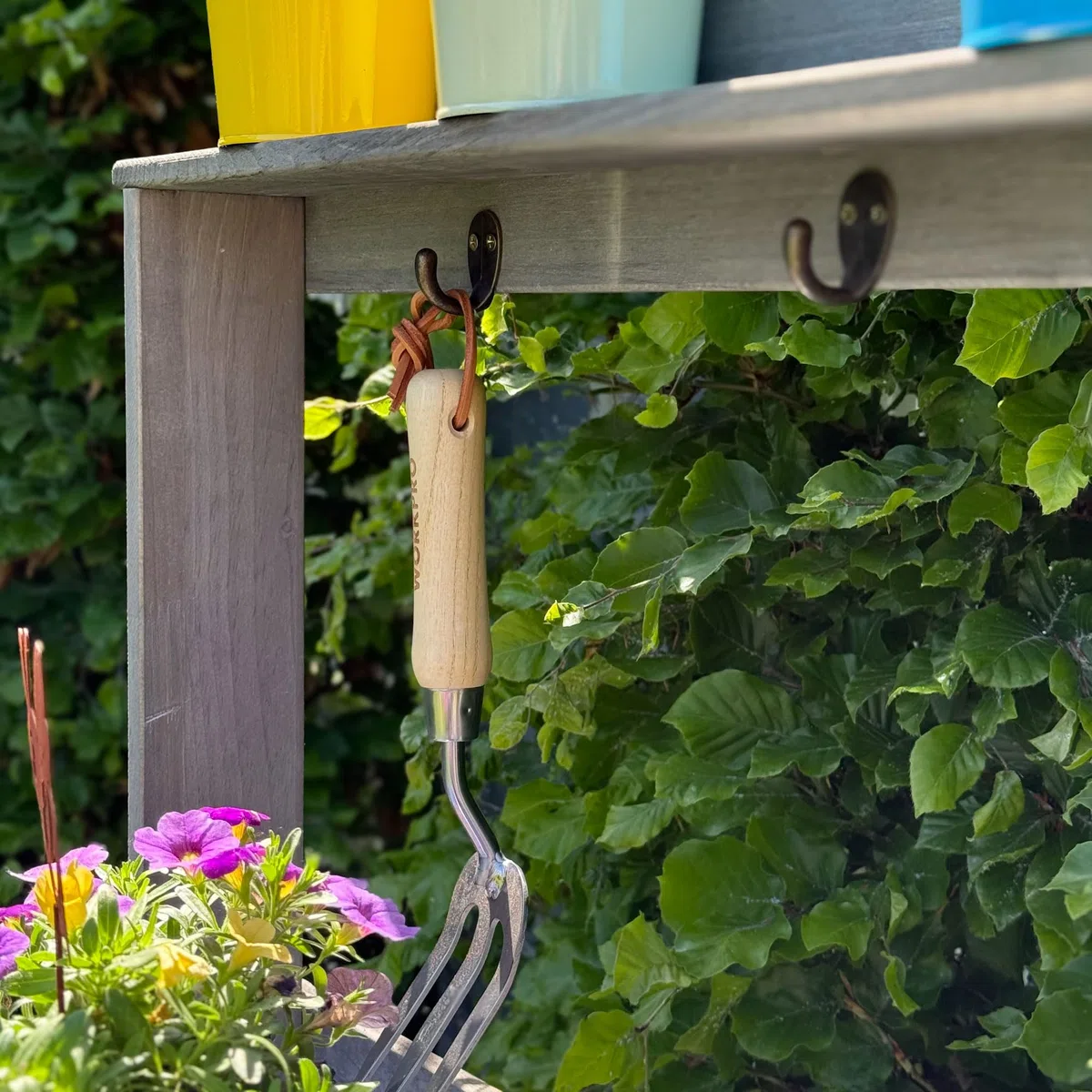 UNUS Pflanztisch aus Holz mit Zink-Arbeitsplatte, 78x36x131 cm, Pflanzregal in Grau für Balkon, Terrasse & Garten, Gartentisch mit Ablagen