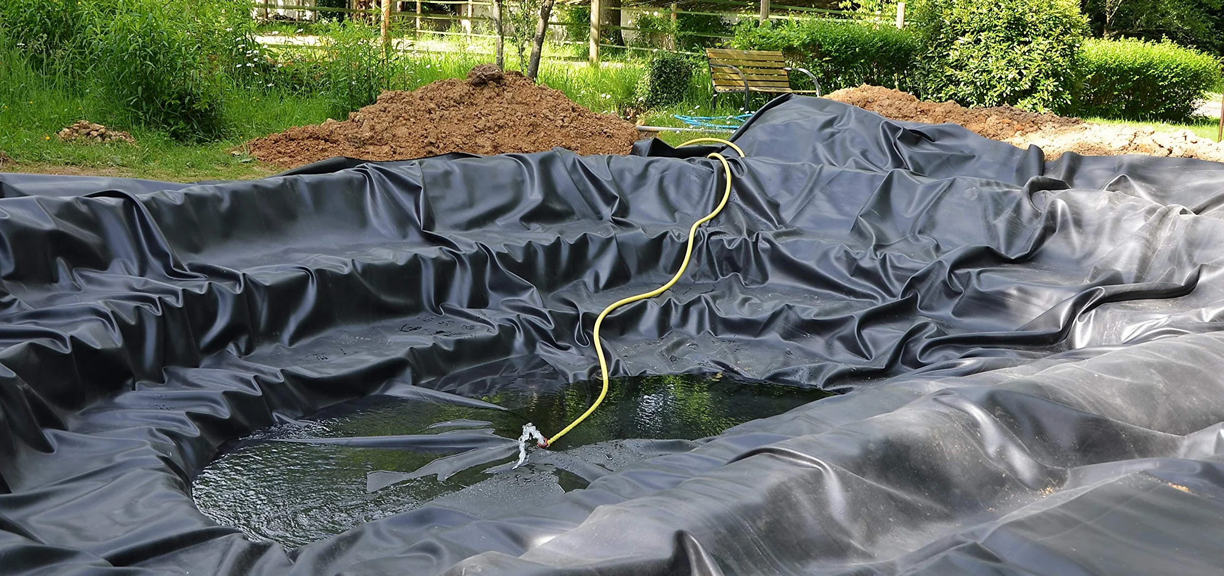 Hochwertige PVC Teichfolie 0,5mm Stärke 7m x 6m I Fisch und Pflanzenfreundlich, UV- und witterungsbeständig I Schwimmteich Folie Gartenteich Teichplane schwarz I Aquagart Garten- und Teichzubehör