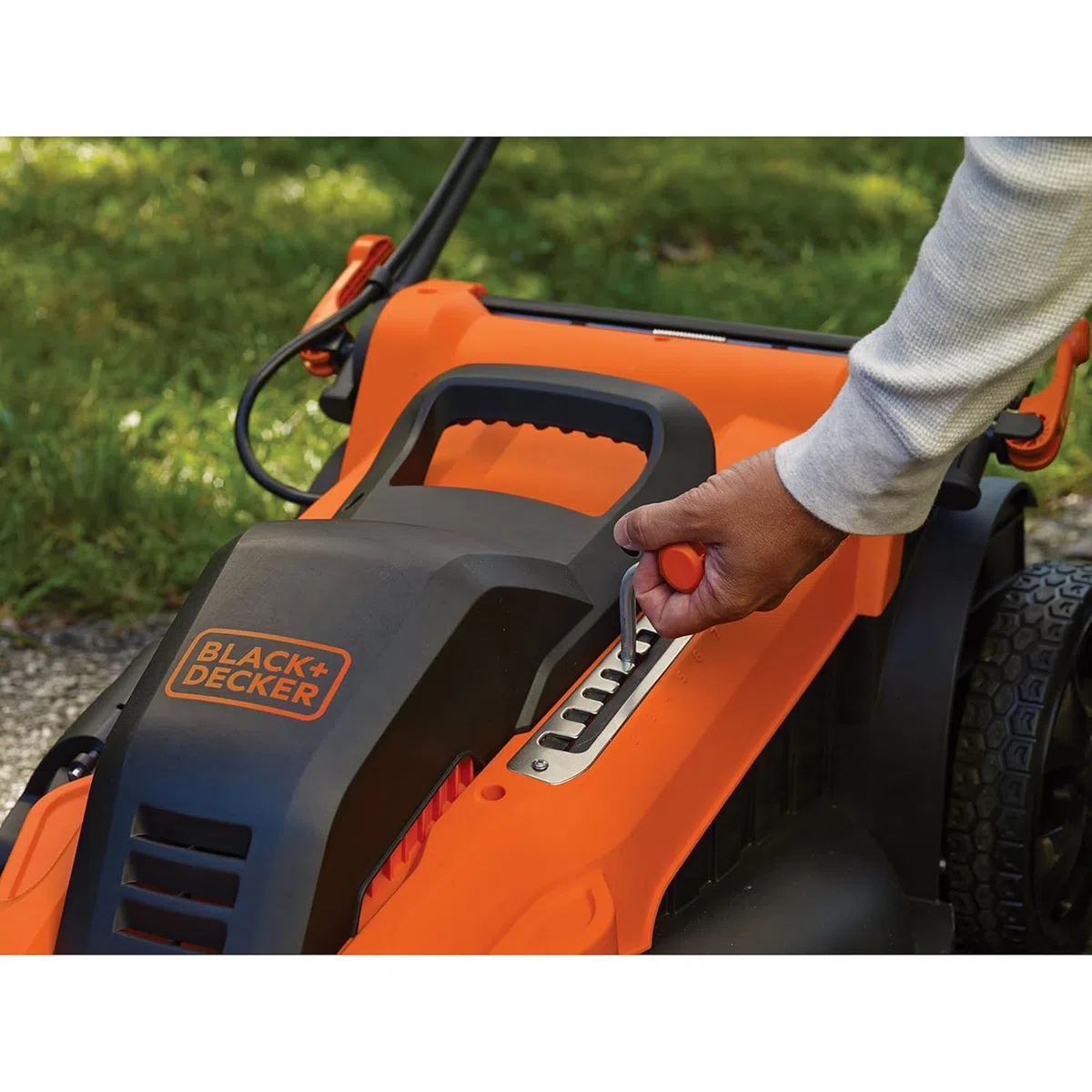 BLACK+DECKER 2000W 3-in-1 Elektro-Rasenmäher (48 cm Schnittbreite, 50 L Grasfangbehälter, 7-fache Schnitthöhenverstellung, ideal für große Rasenflächen) LM2000-QS