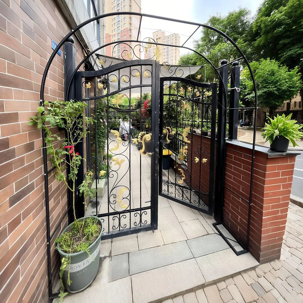 Gartenbogen Aus Metall Breit 140 200 240 300 cm, Rosenbogen Rankhilfe Für Kletterpflanzen Hochzeit Terrasse, Freistehend Torbogen Rankgitter, Wetterfest Rankbogen, Gartendekoration(Schwarz,300x220 cm