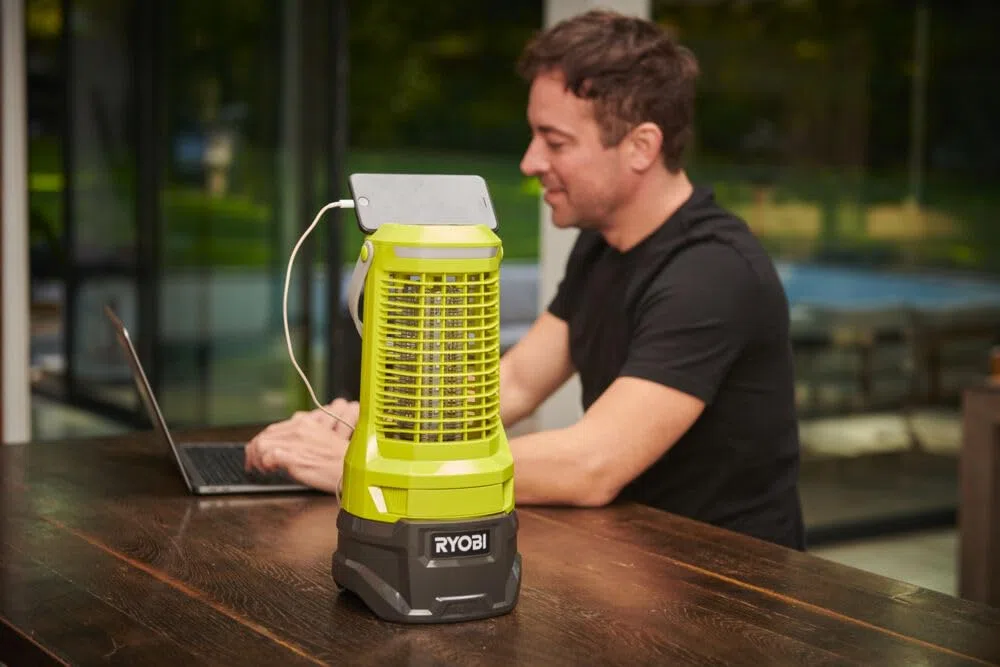 RYOBI 18 V ONE+ Akku-Insektenvernichter RY18BZA-0 (Bis zu 30 m² Wirkungsbereich, Timer-Einstellung für 2-, 4-, und 6 Stunden, ohne Akku und Ladegerät