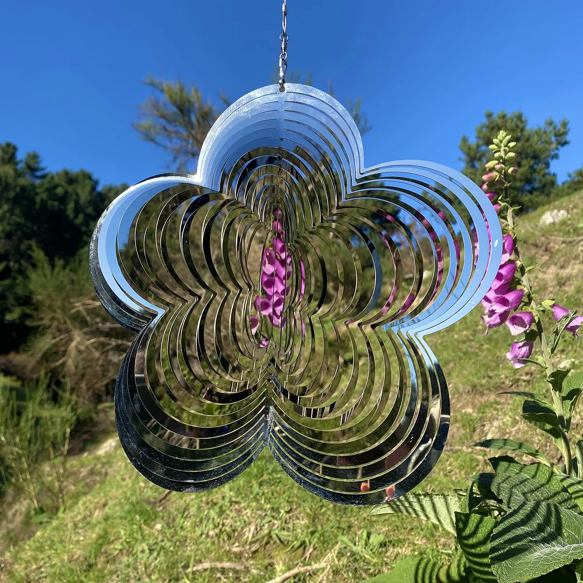 Metall-Windspiel für den Außenbereich, Gartenkunst für Hinterhof, hängende Dekoration und Spinner für Hof und Garten, Ornamente, 3D-Form, silberne Blume