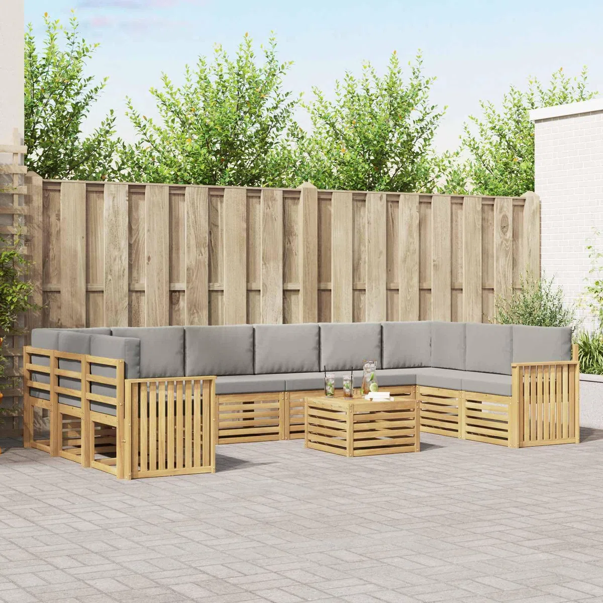 Gartenmöbelgarnitur 11-teilig aus massivem Akazienholz wetterfestes Design für Terrasse Balkon und Garten, modulare Sitzgruppe mit Tisch, Sofas, Stühlen