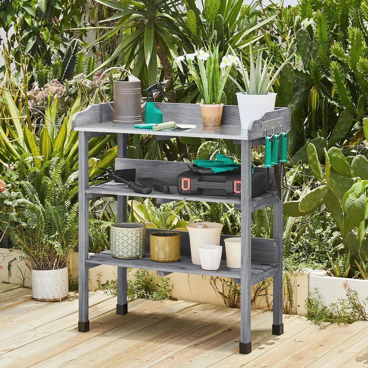 Yaheetech Pflanztisch Outdoor wetterfest, Gärtnertisch 77 x 37 x 90 cm mit verzinkter Arbeitsplatte & 2 Ablagefächer & 3 Haken Blumentisch aus Tannenholz für Garten/Balkon/Terrasse Grau