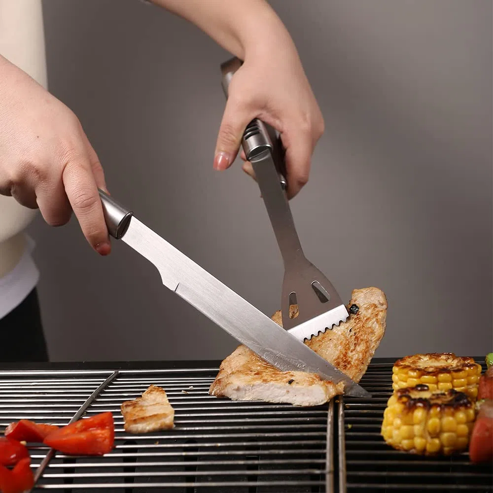 Grillzubehör, Edelstahl-Grillwerkzeug-Set für Herren, 12-teiliges Grillutensilien-Set mit Spatel, Gabel, Messer, Bürste, Zange, Spieße, Flaschenöffner und Taschengrill-Zubehör für Outdoor-Grill