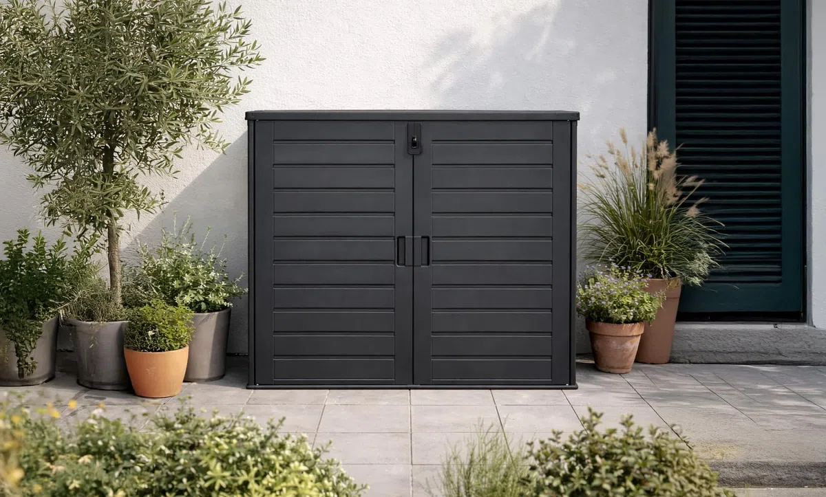 Koll Living Mülltonnenbox Tilia 1170 Liter – abschließbare Universalbox in Holzoptik, wetterfest & UV-beständig, aus Kunststoff, Schwarz
