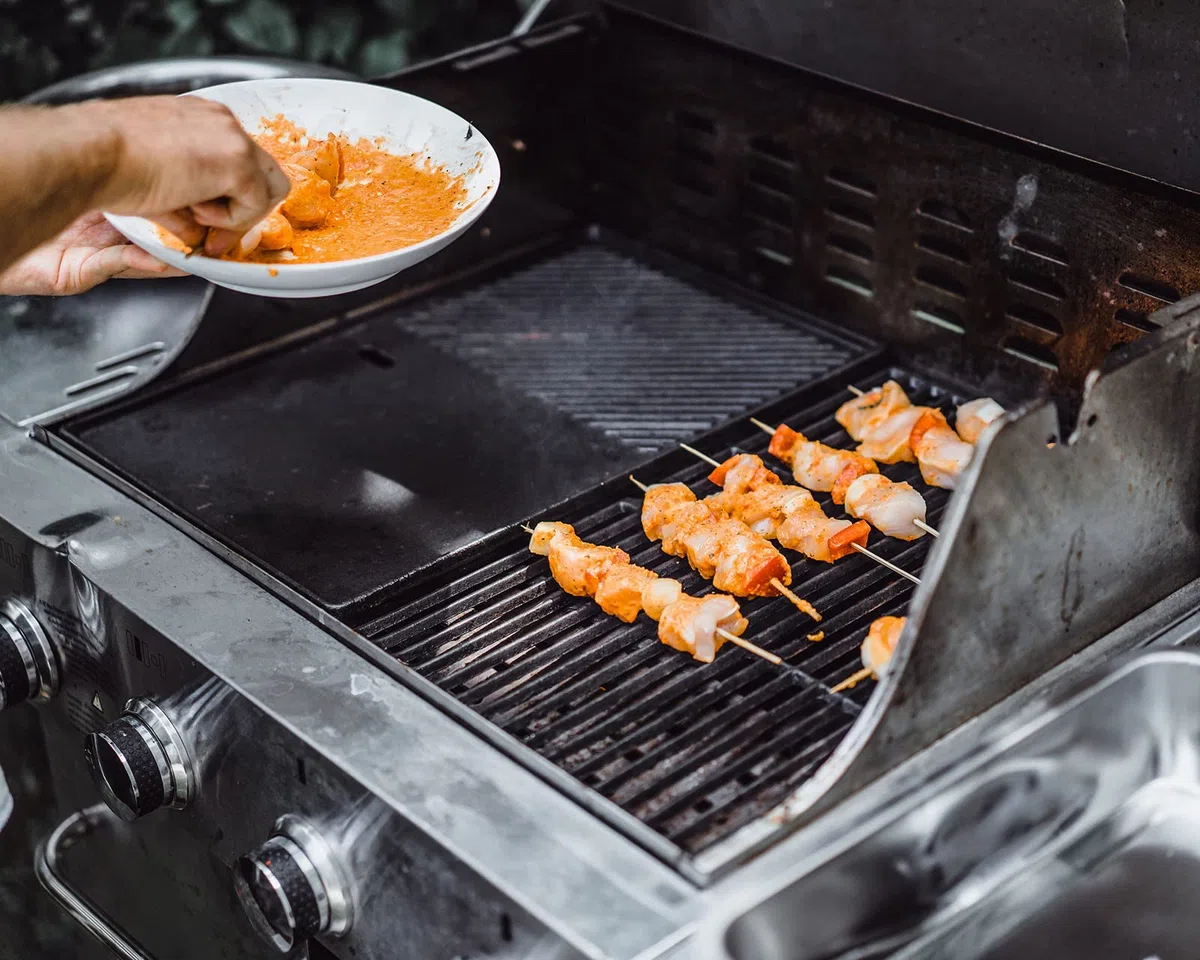 WELL GRILL BBQ Spirit 200 Ersatzteile für Weber Spirit E210 S210 E220 S220 Gasgrills, 7635 Flavorizer Bars 69785 Brenner 7637 44.5cm Grillrost Gusseisen Grillplatte für Weber Spirit 2 Zubehör