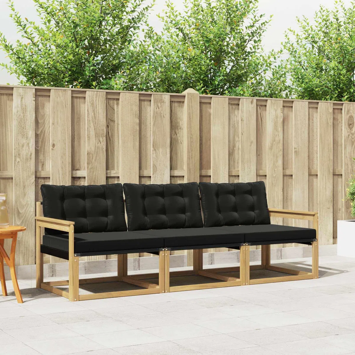 Outdoor-Sofagarnitur mit Kissen 3-teilig Weiß Schwarz wetterfest langlebig modernes Akazienholz für Garten Terrasse Balkon Wohnzimmer Essbereich, platzsparend und vielseitig nutzbar
