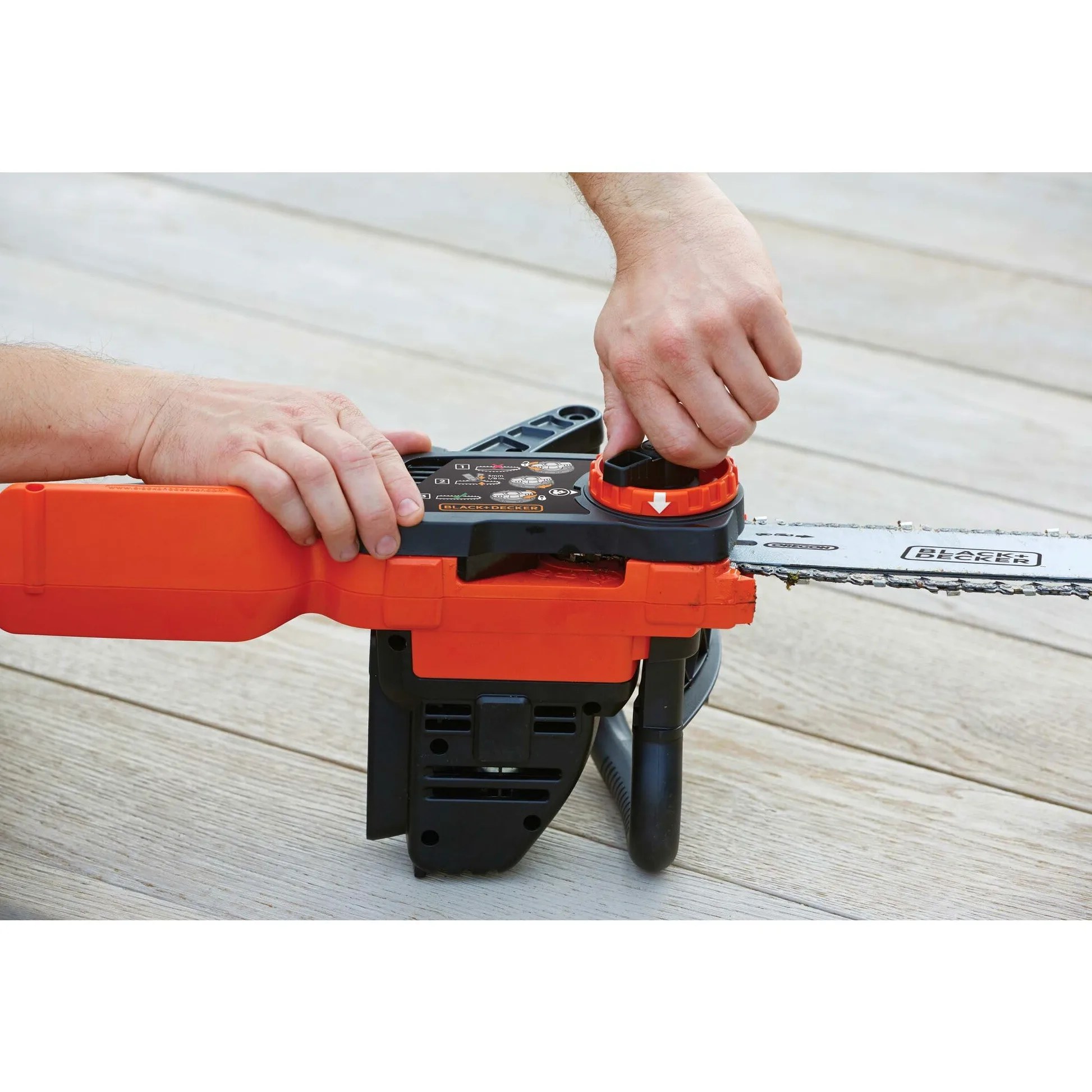 BLACK+DECKER Akku-Kettensäge Astsäge (18V Li-Ion-Akku, 25 cm Schwertlänge, 180 mm max. Durchmesser, geeignet für Holz- und Gartenarbeiten, ohne Akku und Ladegerät) GKC1825LB