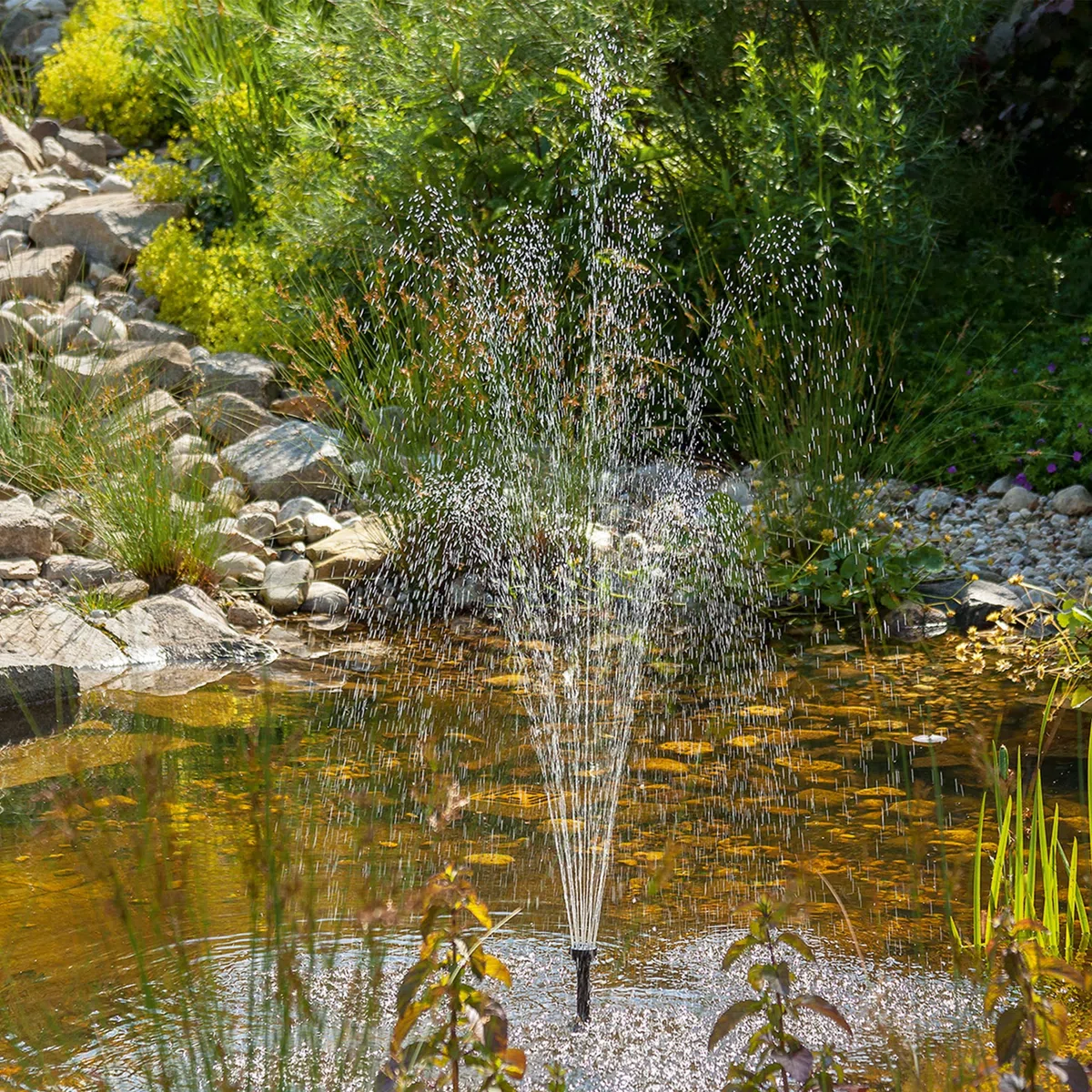 esotec Solar Teichpumpenset 25/875 mit 25 W Solarmodul, Solarteichpumpe 875l/h, Wasserspiel Garten, Springbrunnen außen 101913