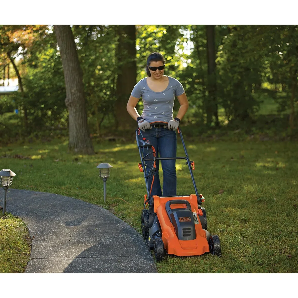 BLACK+DECKER 2000W 3-in-1 Elektro-Rasenmäher (48 cm Schnittbreite, 50 L Grasfangbehälter, 7-fache Schnitthöhenverstellung, ideal für große Rasenflächen) LM2000-QS