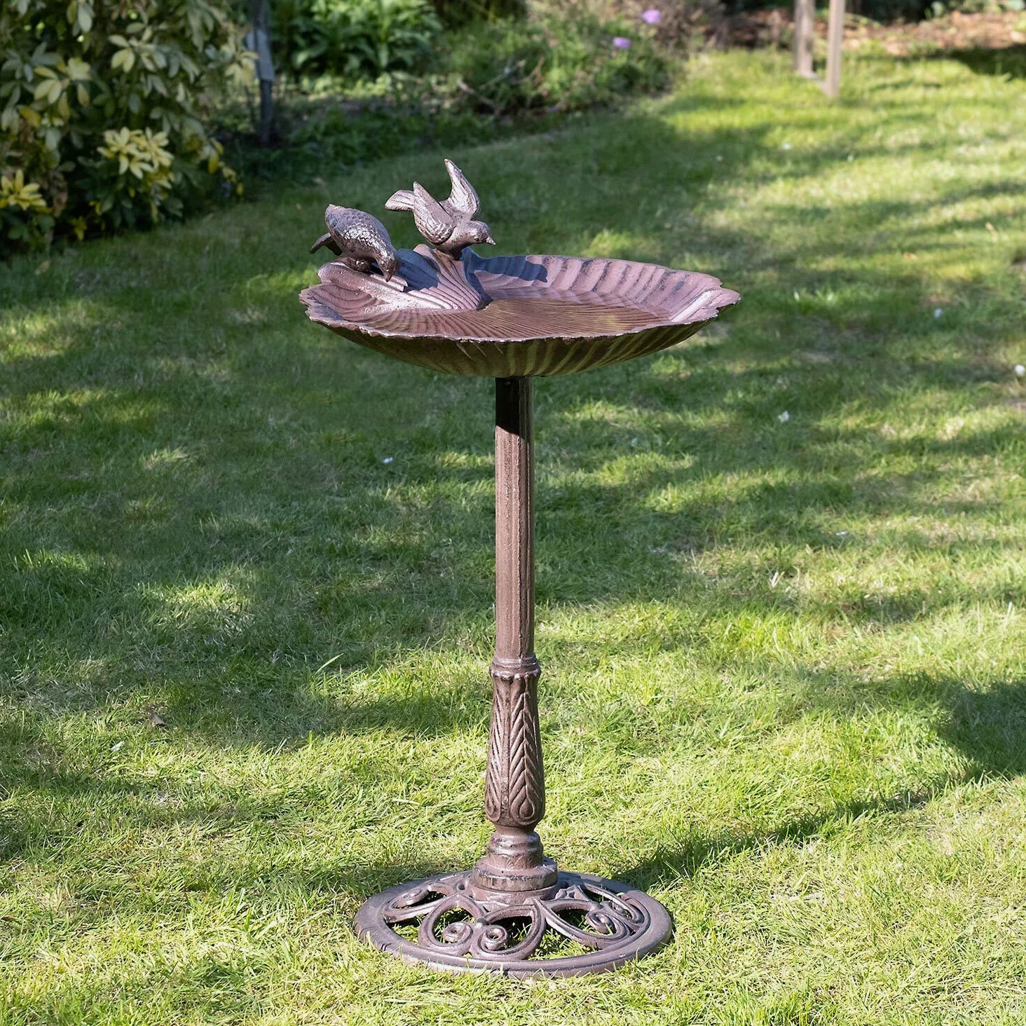 Moritz Vogeltränke 78cm hoch braun Gusseisen Massive Wildvogeltränke für Garten Vogelbad mit Ständer antikes Design