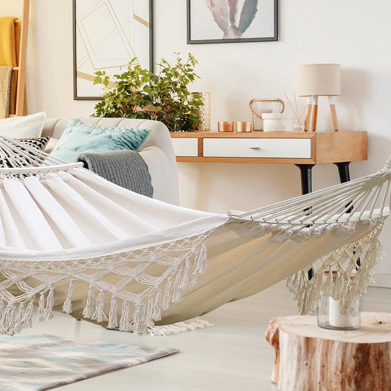 Hängematte Outdoor Boho-Stil für Garten, Balkon, Terrasse, Indoor, mit gebogener Holzstange, Befestigungsgurte und Tragetasch