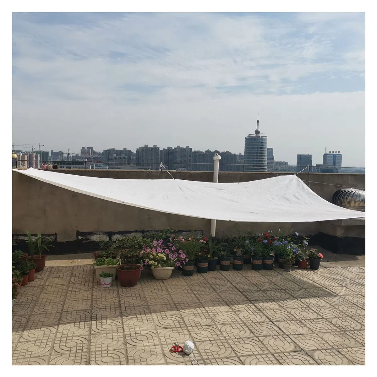 Weißes UV-Schutznetz, 85 % Rasur, mit Ösen, Gewächshaus, Netzplane, Outdoor-Sonnensegel für Terrasse, Balkon, Autoabdeckung, 3 x 5 m
