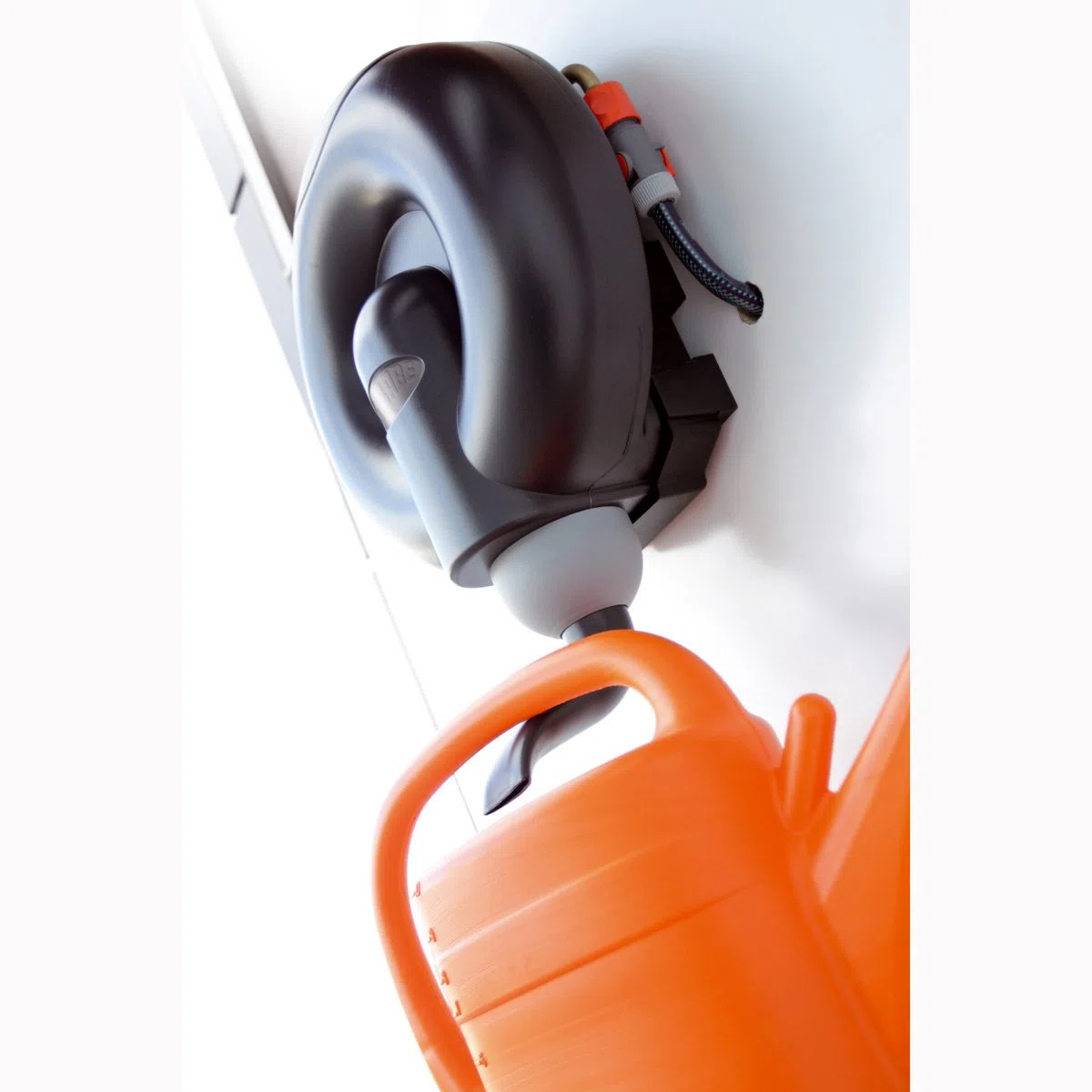 Gießkannenfüller 7 - 10 Liter schnelles Wasserentnahmesystem mit Wandbefestigung