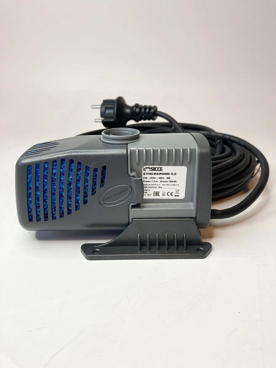 Sicce Syncrapond 0.5 Teichpumpe mit 10m Kabel, hochwertige Qualitätspumpe aus Italien, Pumpe für Ihren Gartenteich und Brunnen (700 l/h - 10m Kabel)